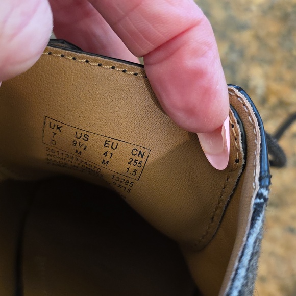 Clarks Artisan Lace Up Booties - SZ 9.5 - Picture 12 of 13